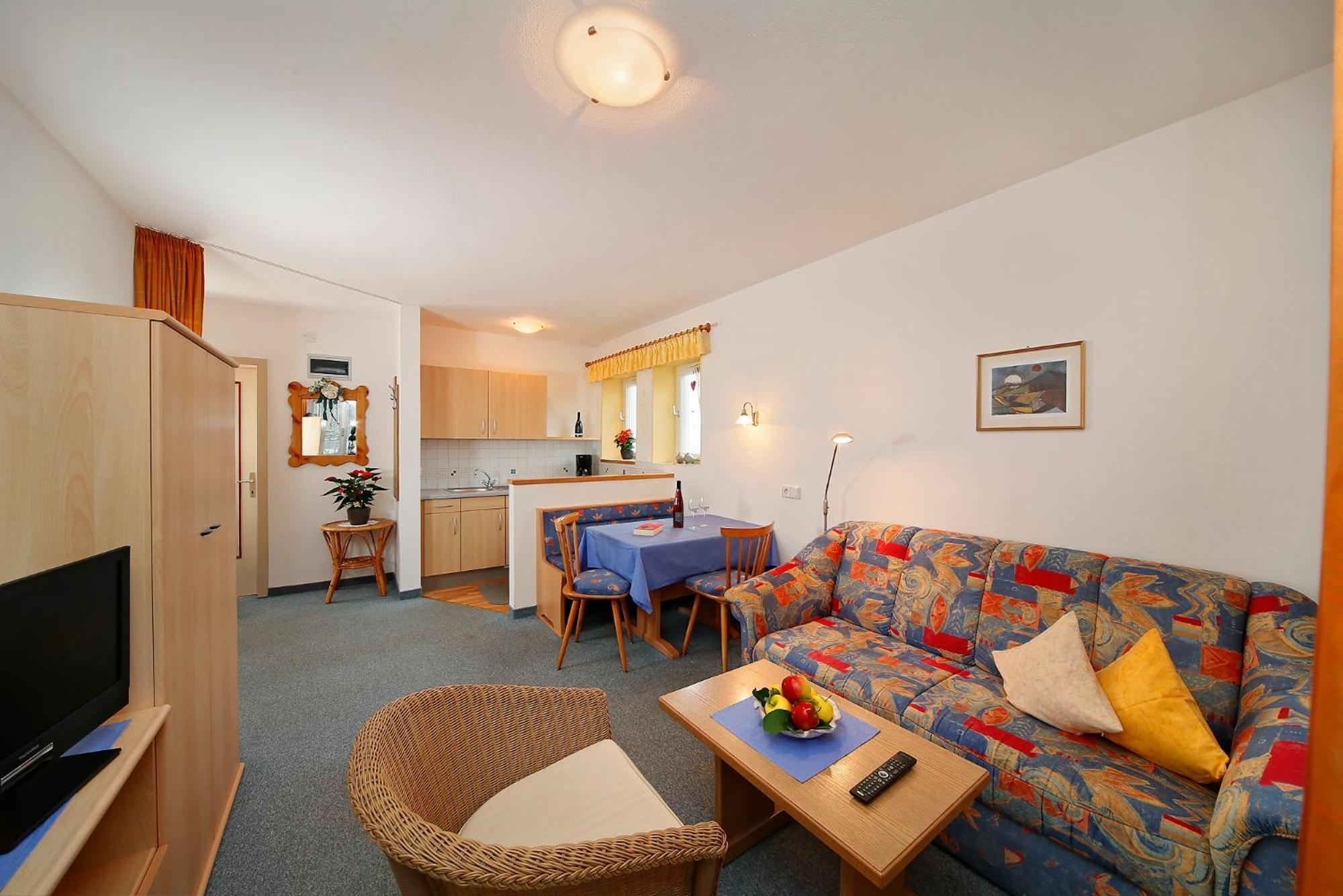 Haus Bernhard Lägenhet Schenna Exteriör bild